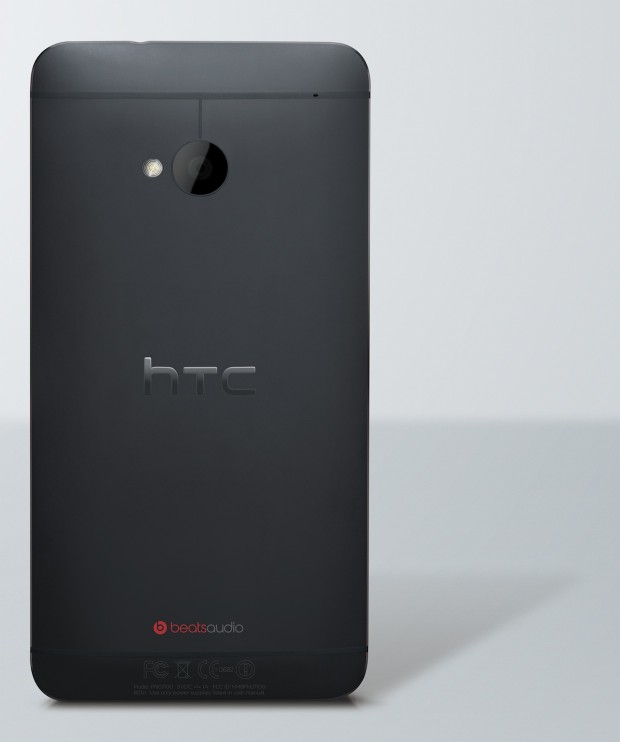 HTC One czarny (3)