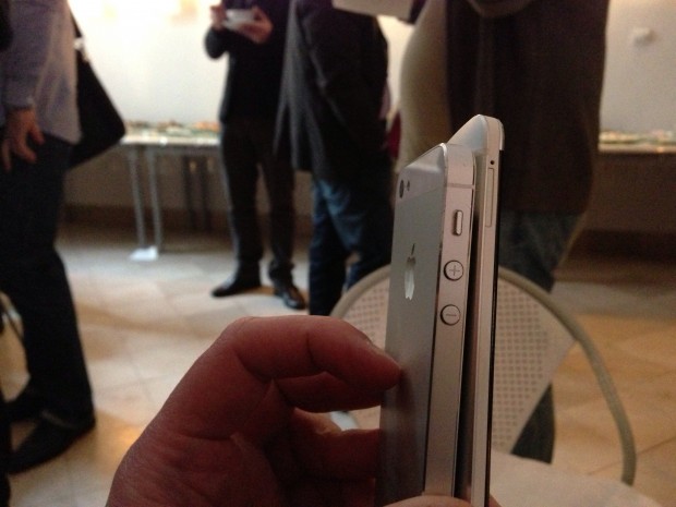 HTC One vs iPhone 5 02